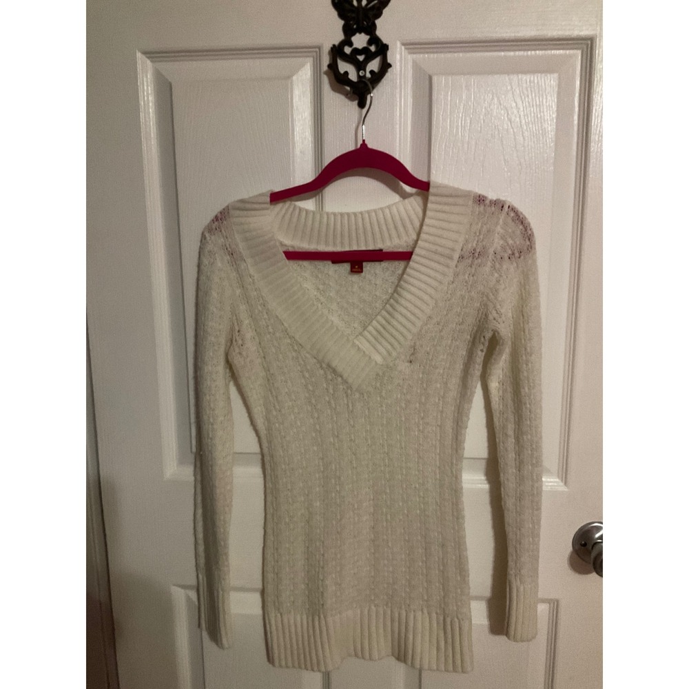 SO... so real. so right. Cream White V-Neck Pointelle Cable Knit Sweater Medium